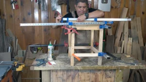 Armando la mesita Armando la mesita sin clavos ni tornillos